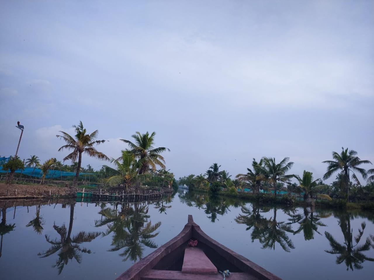 Munroe Vision Panakkattu Homestay Mundrothuruth エクステリア 写真